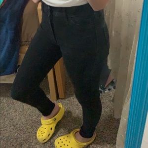 BLACK HIGH RISE SUPER SKINNY HOLLISTER JEANS
